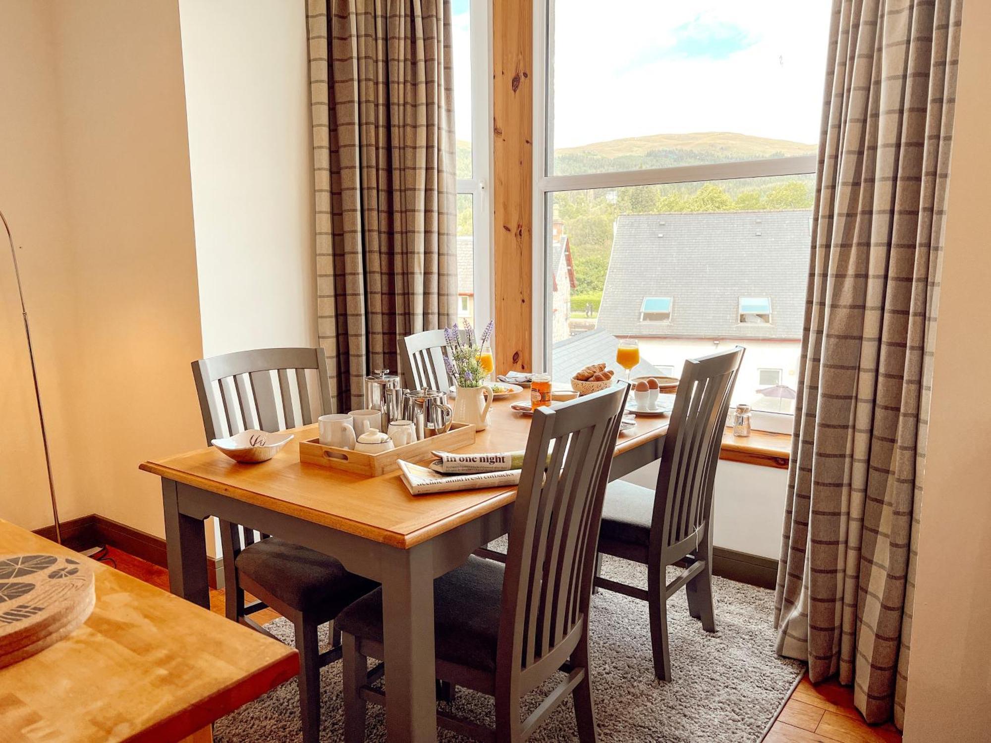 Loch Ness Gatehouse Apartments フォート・オーガスタス エクステリア 写真